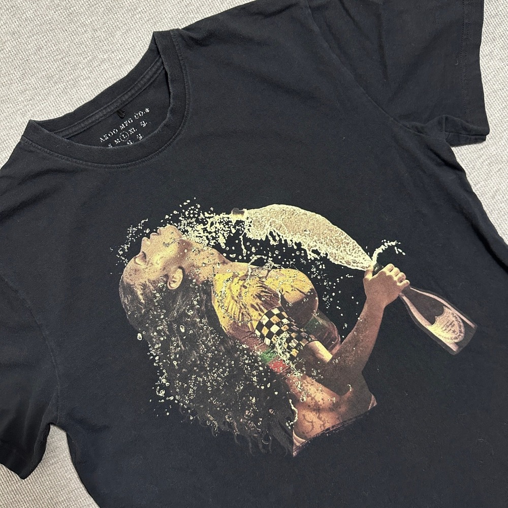 Akoo MFG Co Mens Large Black Champagne Pinup Graphic Tee Y2K Hip Hop
